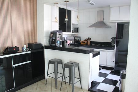 Casa à venda com 540m², 4 quartos e 8 vagasCozinha