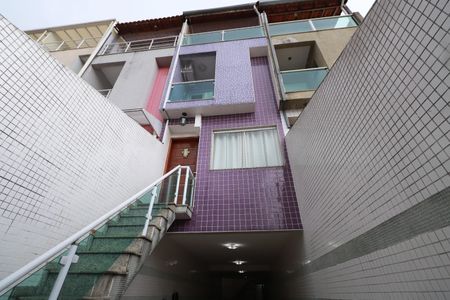 Casa à venda com 170m², 3 quartos e 4 vagasFachada