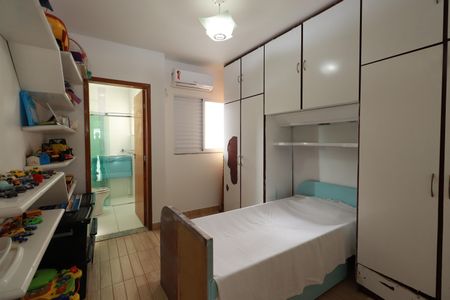 Casa à venda com 170m², 3 quartos e 4 vagasQuarto 2 - Suíte