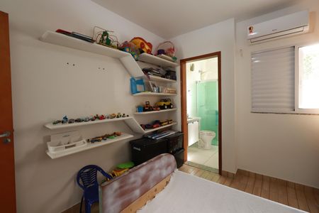 Casa à venda com 170m², 3 quartos e 4 vagasQuarto 2 - Suíte