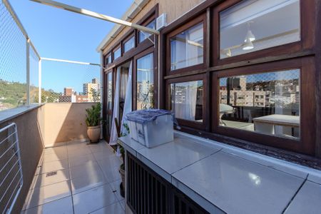 Apartamento à venda com 205m², 2 quartos e 2 vagas Apartamento à venda com 205m², 2 quartos e 2 vagasCobertura