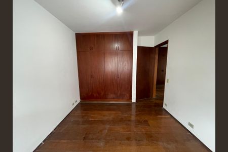 Casa à venda com 222m², 4 quartos e 3 vagas Casa à venda com 222m², 4 quartos e 3 vagasQuarto 2