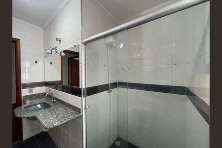 Casa à venda com 222m², 4 quartos e 3 vagas Casa à venda com 222m², 4 quartos e 3 vagasBanheiro Social