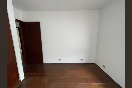 Casa à venda com 222m², 4 quartos e 3 vagas Casa à venda com 222m², 4 quartos e 3 vagasQuarto 1