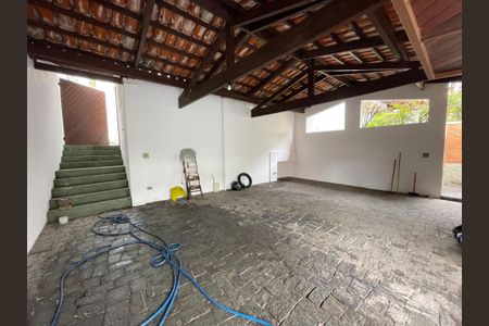 Casa à venda com 222m², 4 quartos e 3 vagas Casa à venda com 222m², 4 quartos e 3 vagasGaragem