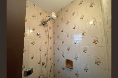 Casa à venda com 222m², 4 quartos e 3 vagas Casa à venda com 222m², 4 quartos e 3 vagasBanheiro de serviço