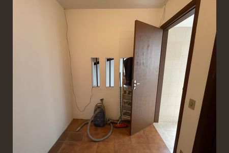 Casa à venda com 222m², 4 quartos e 3 vagas Casa à venda com 222m², 4 quartos e 3 vagasQuarto de Serviço