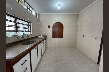 Casa à venda com 222m², 4 quartos e 3 vagas Casa à venda com 222m², 4 quartos e 3 vagasCozinha