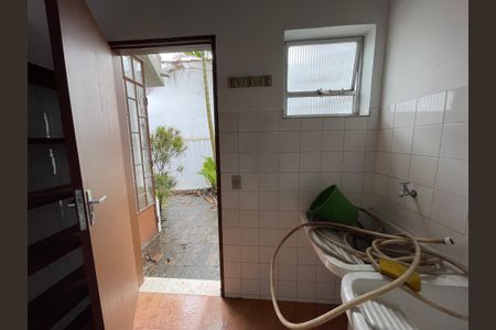 Casa à venda com 222m², 4 quartos e 3 vagas Casa à venda com 222m², 4 quartos e 3 vagasÁrea de Serviço