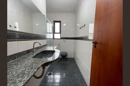 Casa à venda com 222m², 4 quartos e 3 vagas Casa à venda com 222m², 4 quartos e 3 vagasBanheiro Social