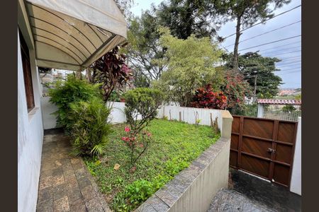 Casa à venda com 222m², 4 quartos e 3 vagas Casa à venda com 222m², 4 quartos e 3 vagasJardim