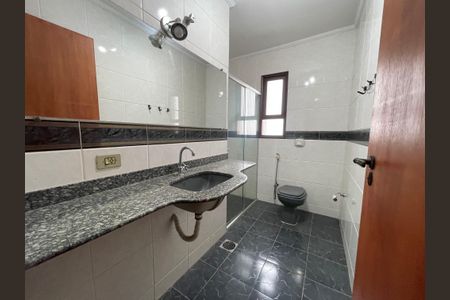 Casa à venda com 222m², 4 quartos e 3 vagas Casa à venda com 222m², 4 quartos e 3 vagasBanheiro Social