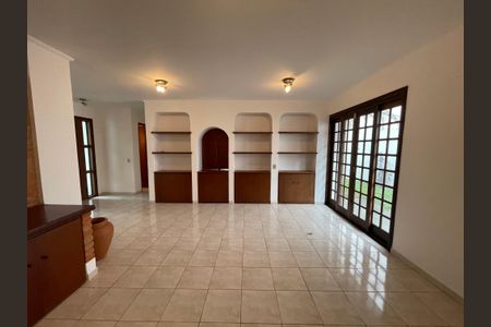 Casa à venda com 222m², 4 quartos e 3 vagas Casa à venda com 222m², 4 quartos e 3 vagasSala