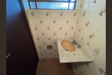 Casa à venda com 222m², 4 quartos e 3 vagas Casa à venda com 222m², 4 quartos e 3 vagasBanheiro de serviço