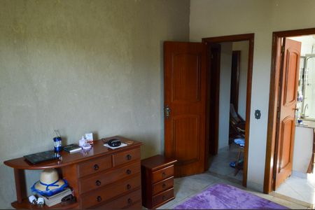 Casa à venda com 165m², 4 quartos e 2 vagasSuíte 1