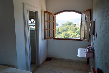 Casa à venda com 165m², 4 quartos e 2 vagasSuíte 2