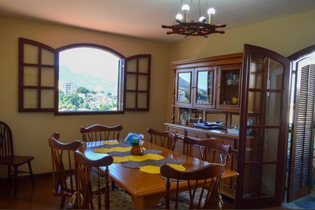 Casa à venda com 165m², 4 quartos e 2 vagasSala de Jantar