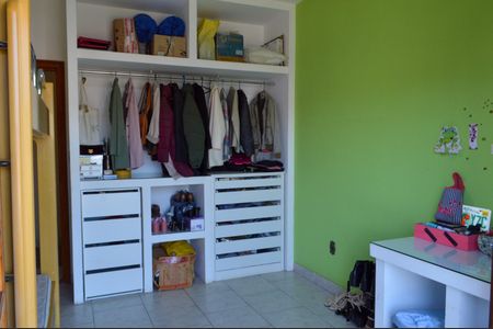 Casa à venda com 165m², 4 quartos e 2 vagasQuarto 1