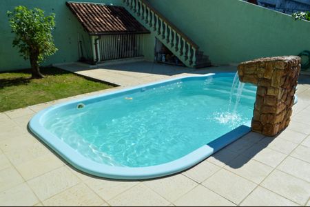 Casa à venda com 165m², 4 quartos e 2 vagasPiscina