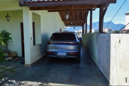 Casa à venda com 165m², 4 quartos e 2 vagasGaragem