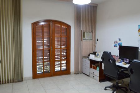 Casa à venda com 165m², 4 quartos e 2 vagasQuarto 2