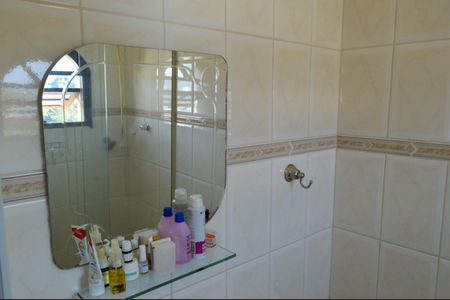 Casa à venda com 165m², 4 quartos e 2 vagasBanheiro da Suíte 2