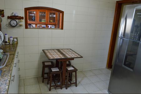 Casa à venda com 165m², 4 quartos e 2 vagasCozinha