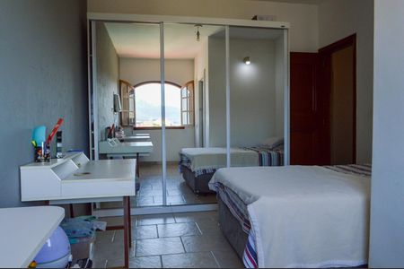 Casa à venda com 165m², 4 quartos e 2 vagasSuíte 2