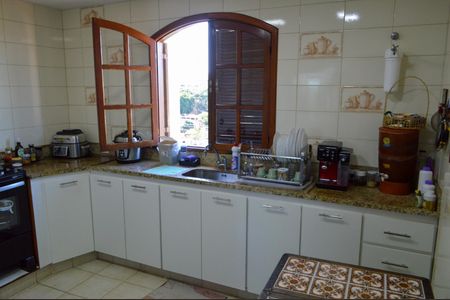 Casa à venda com 165m², 4 quartos e 2 vagasCozinha