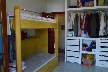 Casa à venda com 165m², 4 quartos e 2 vagasQuarto 1