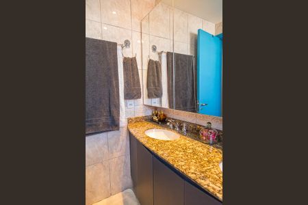 Apartamento à venda com 134m², 3 quartos e 3 vagasBanheiro da Suíte 3