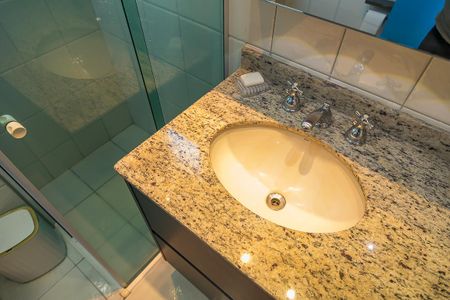 Apartamento à venda com 134m², 3 quartos e 3 vagasBanheiro da Suíte 1 