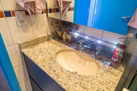 Apartamento à venda com 134m², 3 quartos e 3 vagasBanheiro da Suíte 2 