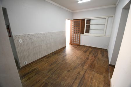 Casa à venda com 241m², 3 quartos e 1 vagaSala