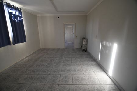 Casa à venda com 241m², 3 quartos e 1 vagaCasa 2 - Sala