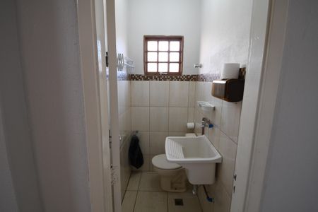 Casa à venda com 241m², 3 quartos e 1 vagaLavabo