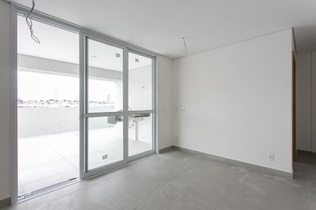 Apartamento à venda com 135m², 2 quartos e 4 vagasSala