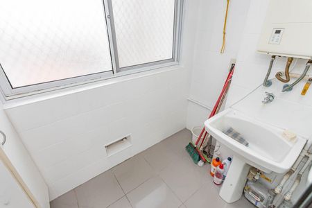 Apartamento à venda com 77m², 2 quartos e 2 vagasÁrea de Serviço
