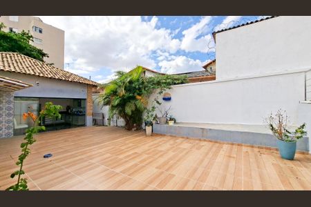 Casa à venda com 140m², 3 quartos e 2 vagasQuintal