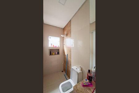 Casa à venda com 140m², 3 quartos e 2 vagasBanheiro da Suíte