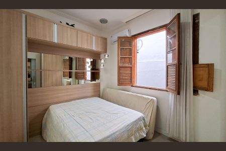 Casa à venda com 140m², 3 quartos e 2 vagas Casa à venda com 140m², 3 quartos e 2 vagasSuíte