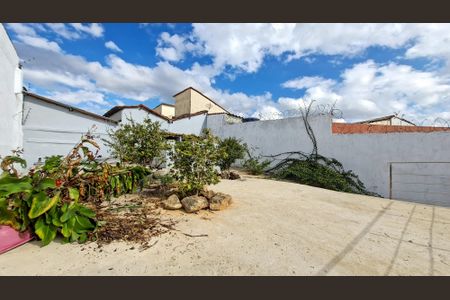 Casa à venda com 140m², 3 quartos e 2 vagasQuintal