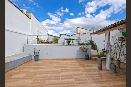Casa à venda com 140m², 3 quartos e 2 vagasQuintal