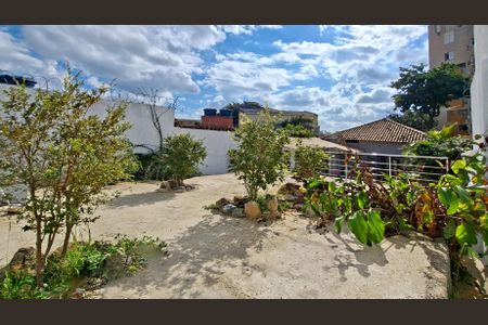 Casa à venda com 140m², 3 quartos e 2 vagasQuintal