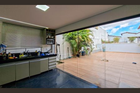 Casa à venda com 140m², 3 quartos e 2 vagasCozinha