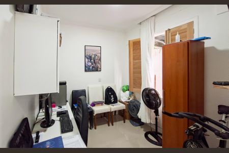 Casa à venda com 140m², 3 quartos e 2 vagasEscritório