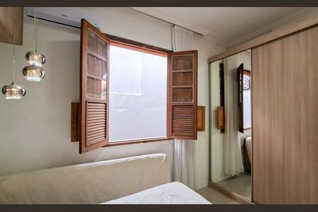 Casa à venda com 140m², 3 quartos e 2 vagasSuíte