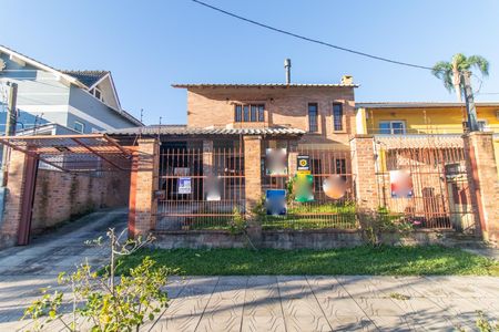 Casa à venda com 267m², 3 quartos e 5 vagas Casa à venda com 267m², 3 quartos e 5 vagasFachada