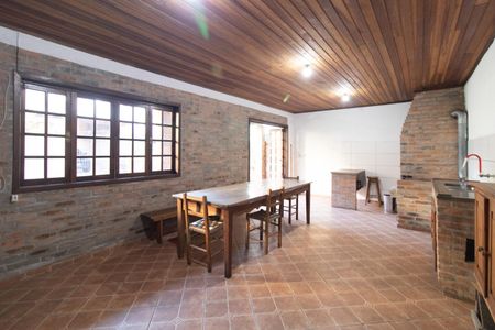 Casa à venda com 267m², 3 quartos e 5 vagas Casa à venda com 267m², 3 quartos e 5 vagasChurrasqueira