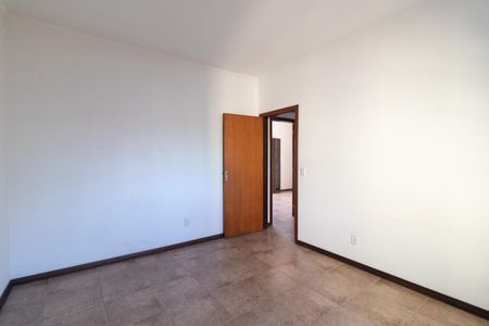 Casa à venda com 267m², 3 quartos e 5 vagas Casa à venda com 267m², 3 quartos e 5 vagasQuarto 2
